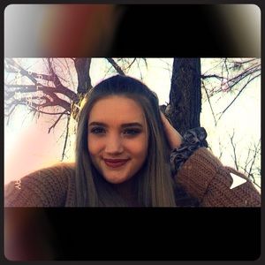 Meet your Posher, Hailey